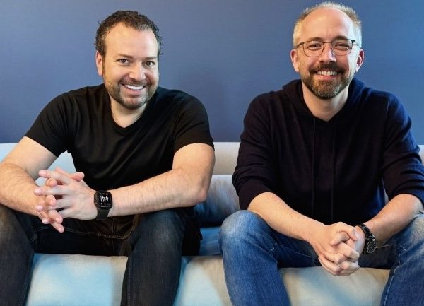 Telex: Drew Houston quitte la direction de Dropbox, Lecornu rationalise les assistants IA dans les ministères, Une mémoire flash V-NAND à 900 couches pour Samsung
