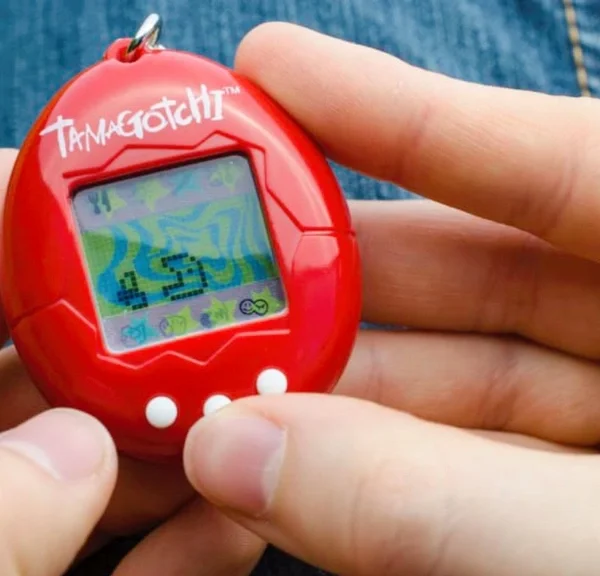 Cette psychologue affirme que si vous êtes nés dans les années 80 et 90, la mort de votre Tamagotchi a fait de vous des parents différents…