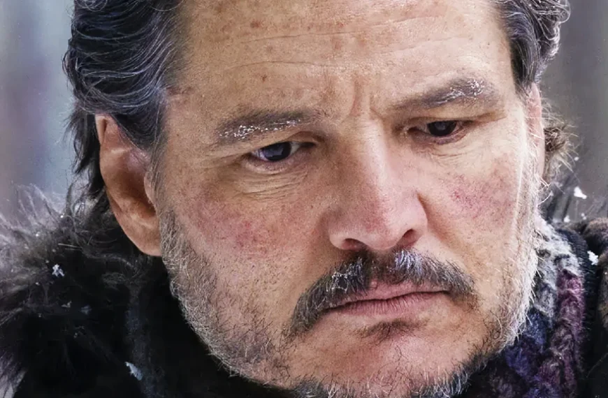 “Il y a quelque chose sur mon visage ?” Il y a 2 ans, Pedro Pascal a complètement plombé l’ambiance sur le tournage de la saison 2 de The Last of Us : c’était pas la joie