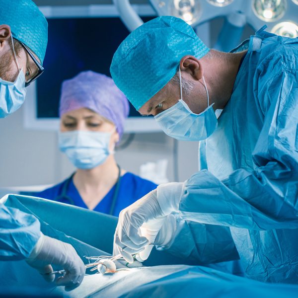 Ils veulent ressembler à leur avatar ChatGPT grâce à la chirurgie esthétique, les médecins hallucinent