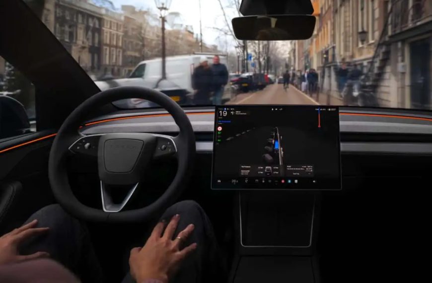 Tesla : l’abonnement devient obligatoire pour la conduite autonome en Europe