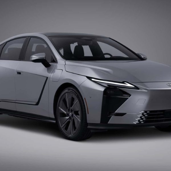 Voiture électrique : Lexus rattrape enfin Tesla en ajoutant cette option fondamentale
