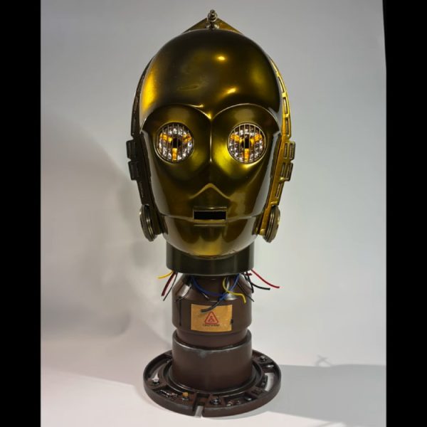 Star Wars : cette tête de C-3PO grandeur nature est capable de discuter avec vous