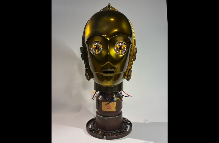 Star Wars : cette tête de C-3PO grandeur nature est capable de discuter avec vous