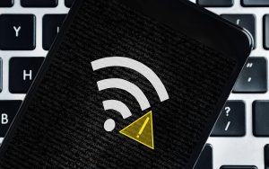 Comment protéger ses données et son compte bancaire sur les réseaux Wi-Fi publics ?