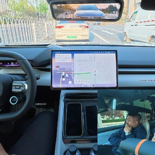 Ce système de conduite autonome chinois inquiète Tesla, et un premier test le confirme