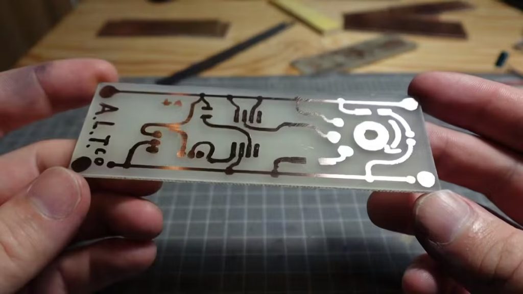 Fabriquer un circuit imprimé sans aucun logiciel, juste avec un marqueur