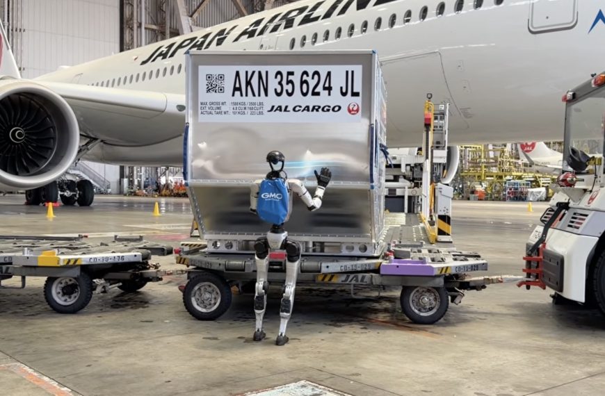 Japan Airlines teste des robots humanoïdes pour charger les bagages