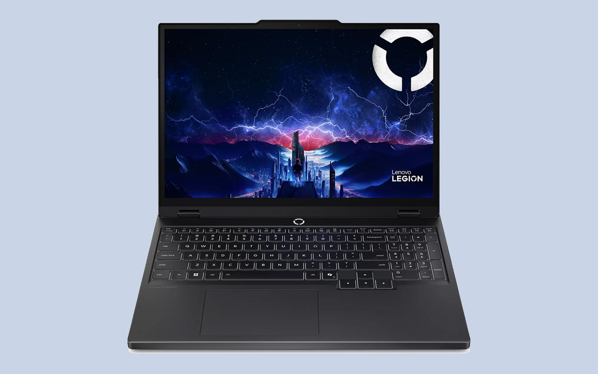 Ce PC gamer portable Lenovo avec RTX 5070 et dalle OLED perd 400 € chez Boulanger