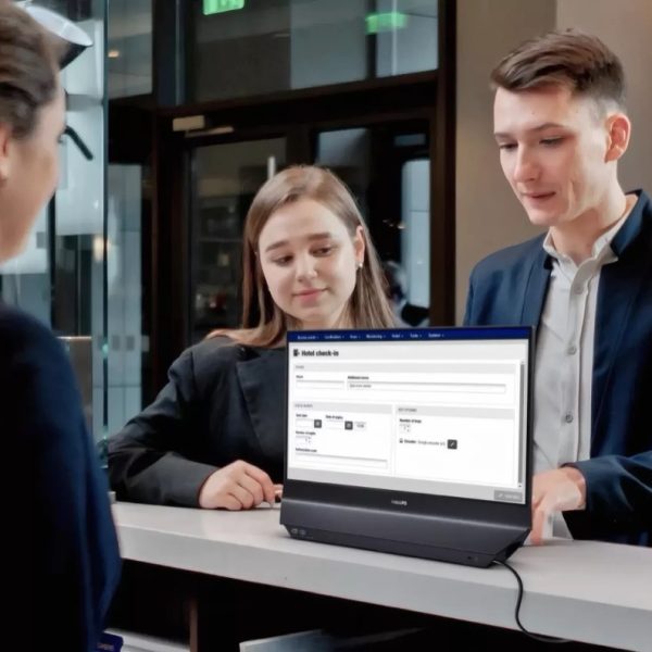Philips sort un moniteur avec un écran de chaque côté, et c'est pas idiot