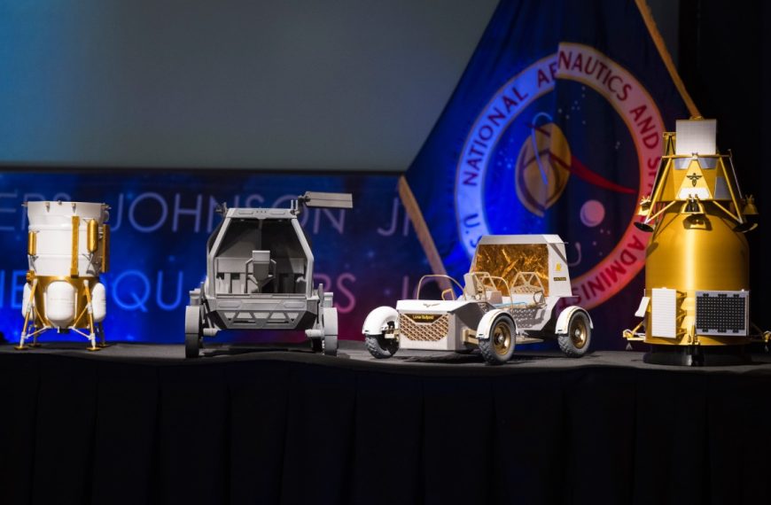 Rovers, drones, habitat : la NASA officialise sa base permanente sur la Lune