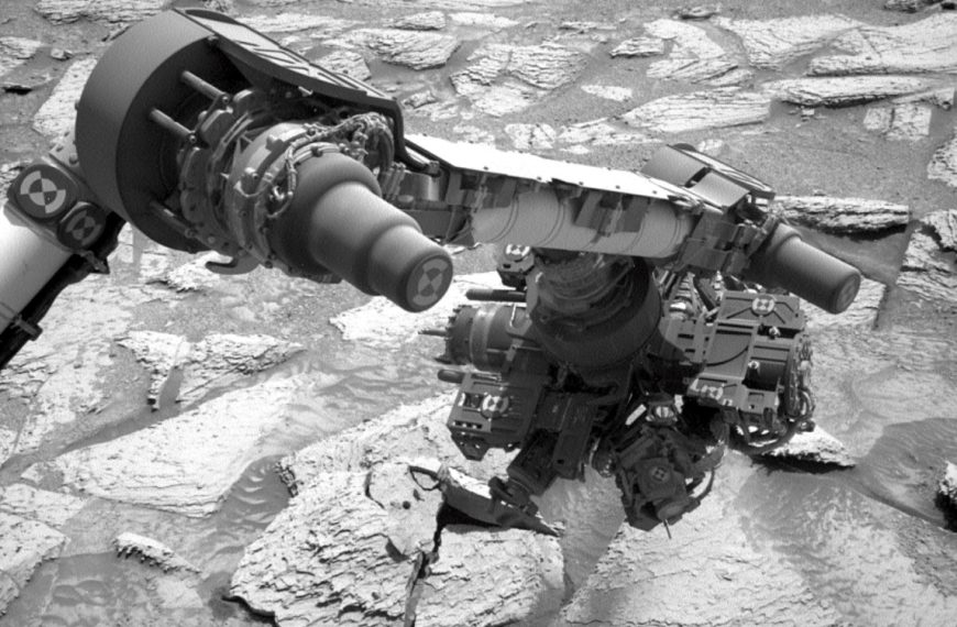 Ce caillou de 13 kg a paralysé le rover Curiosity sur Mars pendant 6 jours