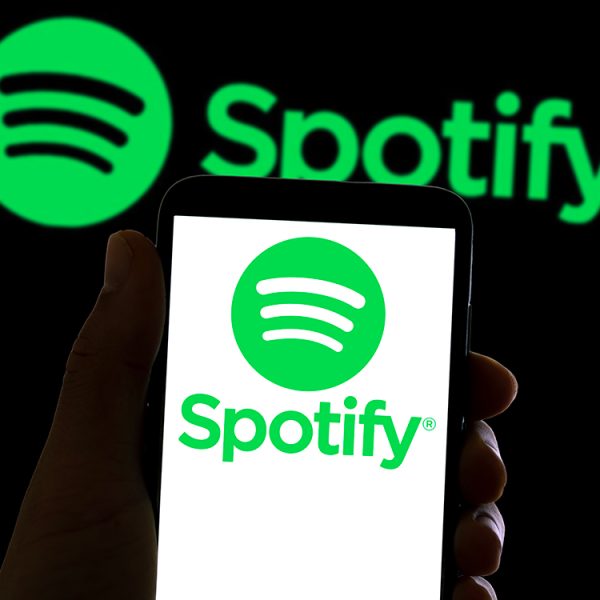 Spotify ne fonctionne plus correctement avec CarPlay, voici ce qu’on sait