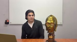Un C-3PO grandeur nature transformé en assistant vocal qui répond pour de vrai