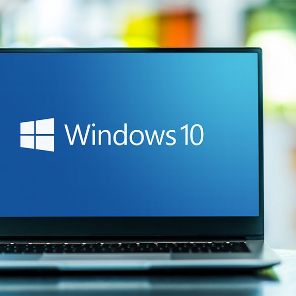 Windows 11 : on pourra bientôt revenir à la barre des tâches de Windows 10