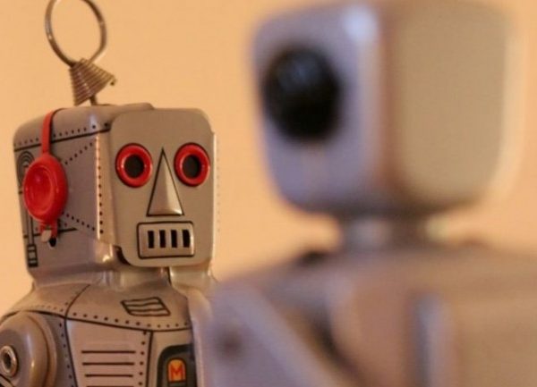 Les humains perdent 6,4 heures par semaine à surveiller l'IA
