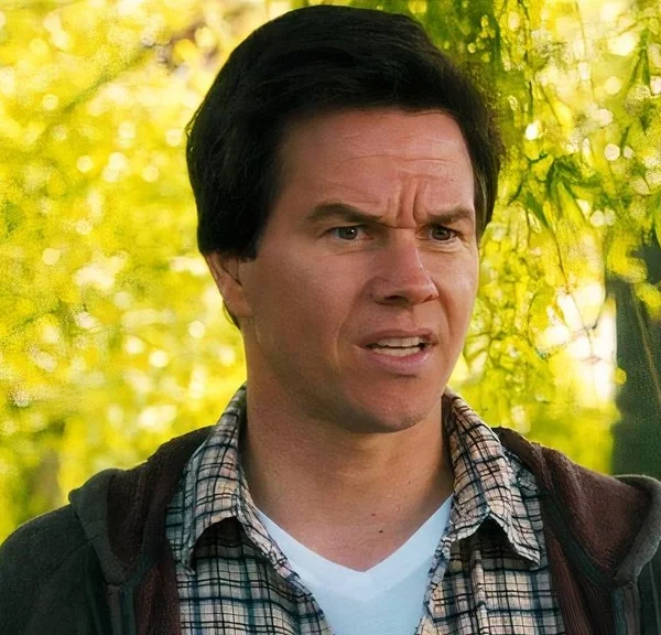 « J'ai essayé de lire le scénario, mais je n'ai rien compris » Mark Wahlberg regrette d'avoir refusé de rejoindre une grande franchise de science-fiction