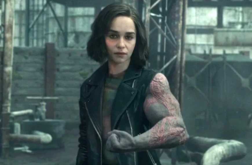 « Cela n'aurait jamais dû arriver » : Après Star Wars et Marvel, la star de Game of Thrones Emilia Clarke réagit aux critiques