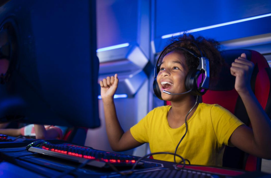 Avec ce projet de loi, il serait impossible de parler à ses coéquipiers de moins de 16 ans sur les jeux vidéo multijoueur