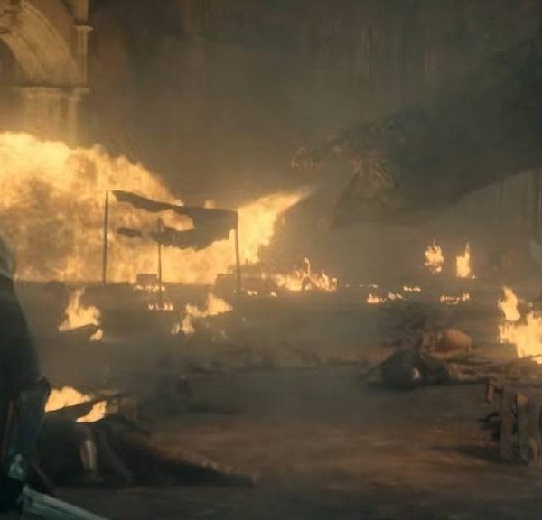 23 cascadeurs ont brulé sur le tournage de la saison 3 de House of the Dragon, c'est un record