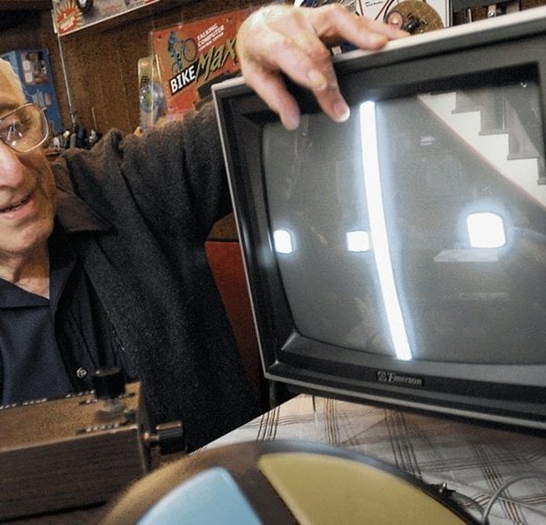 Né en 1922, ce vétéran de la Seconde Guerre mondiale a inventé les consoles de jeu modernes