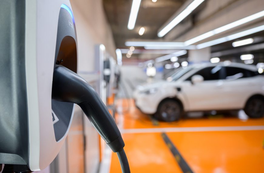 Vol d’électricité, fraudes, dégradations : une IA veut protéger les bornes de recharge électriques