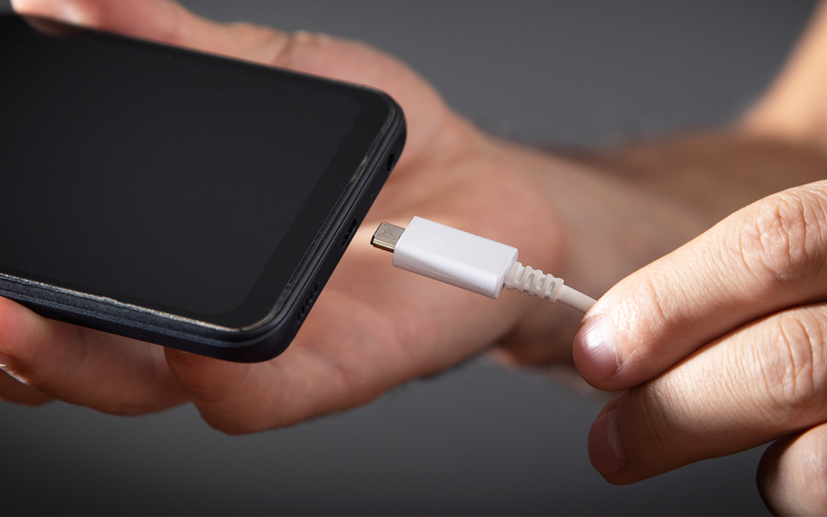 Ces chargeurs pour smartphone vendus sur Amazon, AliExpress et eBay peuvent exploser, vous électrocuter ou provoquer un incendie