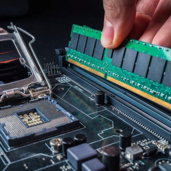Pour échapper à la pénurie de RAM, AMD mise sur une idée étonnante