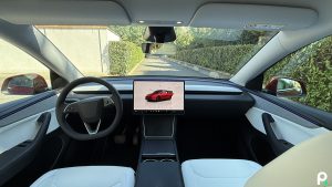 Les Tesla vont peut-être enfin arrêter de foncer sur les bus scolaires et les animaux grâce à cette mise à jour