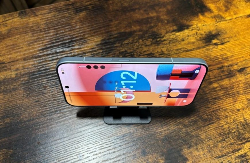 Xiaomi 18 : la fiche technique se précise, la batterie s’améliore