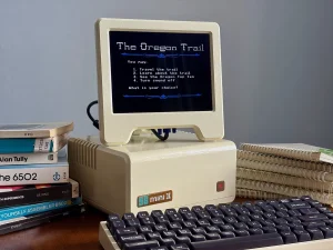 SB-mini-II – Il reconstruit un Apple II Plus de zéro