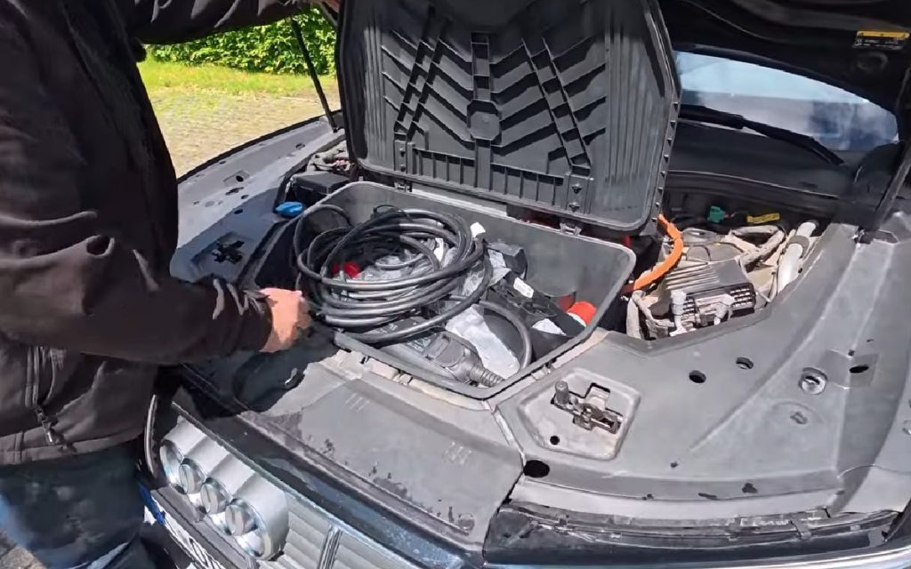 Bradé à un tiers de son prix neuf, ce SUV électrique reste une affaire grâce à sa batterie