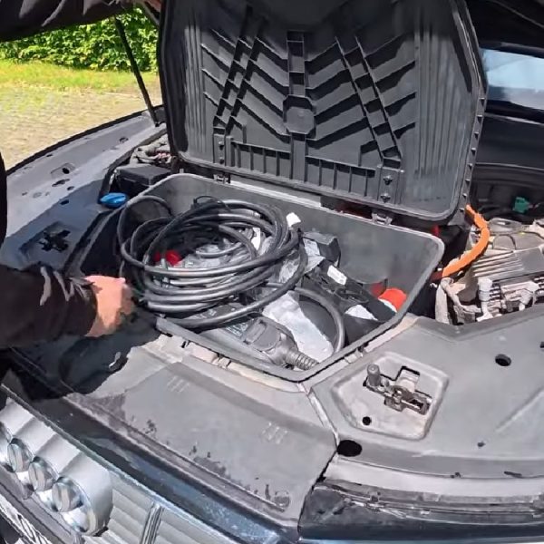 Bradé à un tiers de son prix neuf, ce SUV électrique reste une affaire grâce à sa batterie
