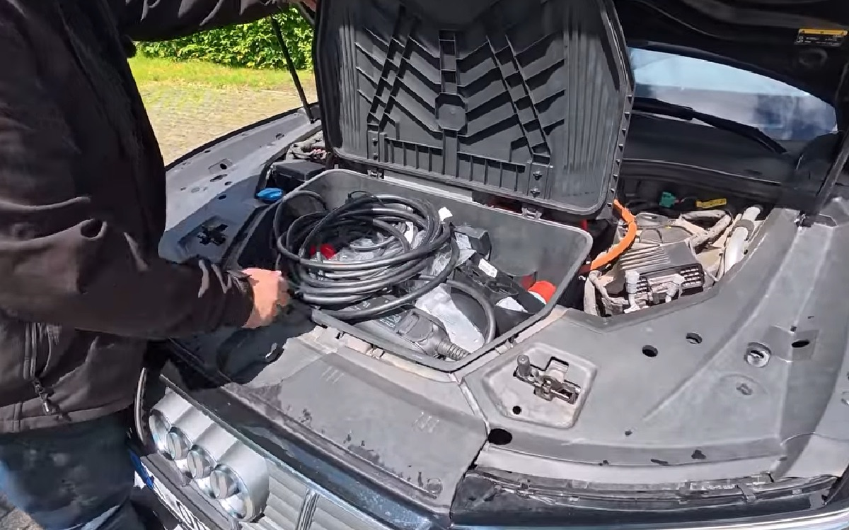 Bradé à un tiers de son prix neuf, ce SUV électrique reste une affaire grâce à sa batterie