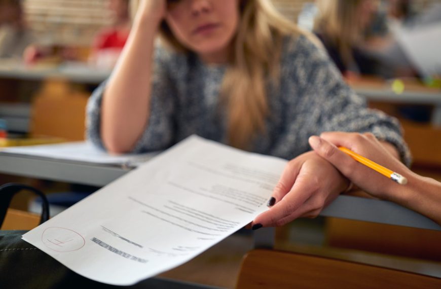 Il devient riche en passant des examens en ligne à la place d’étudiants avant d’écoper de 3 ans de prison