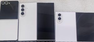 Samsung Galaxy Z Fold 8 vs Z Fold 8 Ultra : cette photo montre bien leurs différences de design