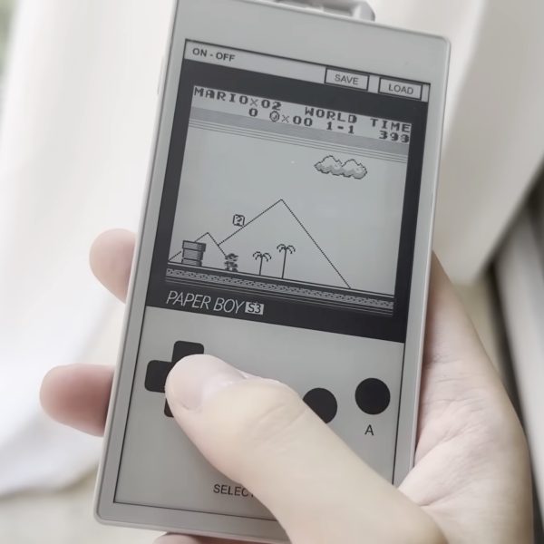 Cette liseuse e-ink fait tourner la Game Boy à 60 FPS