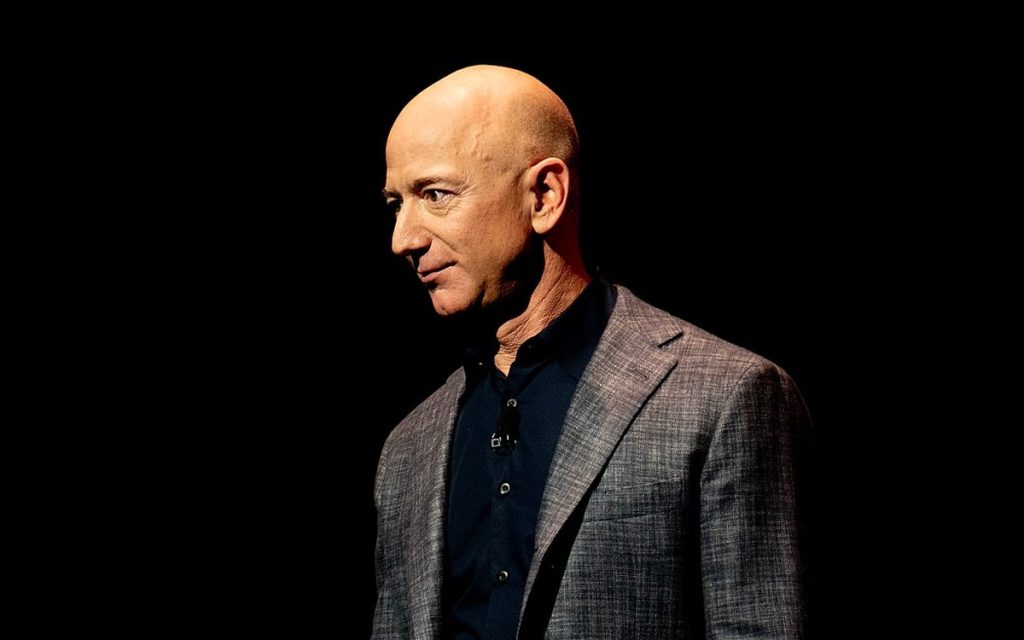 Pendant que l’IA supprime des emplois, Jeff Bezos nous vend carrément l’eldorado