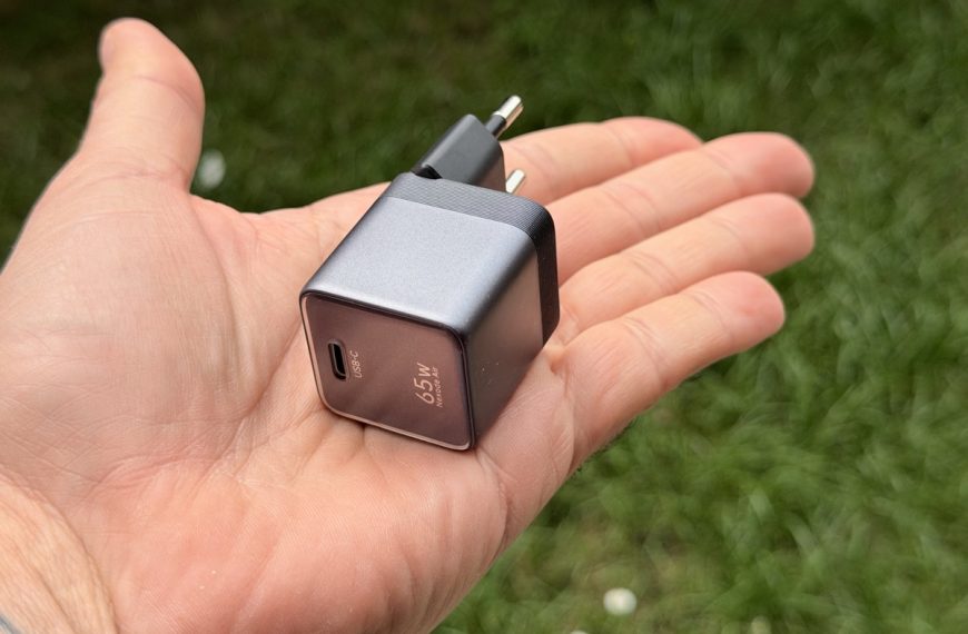 Test de ce chargeur 65W, avec sa taille ridicule qui n’a aucun sens