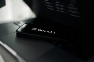 OpenAI introduit Presence pour faciliter le déploiement d'agents dans les entreprises