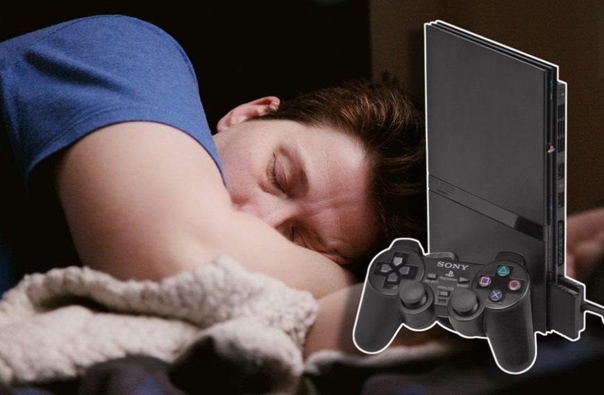 En 2004 sur PS2, il n'y avait même pas besoin de jouer pour battre le boss de ce jeu culte