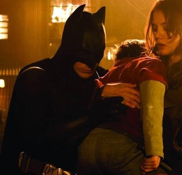 Avez-vous reconnu le petit garçon dans « Batman Begins » ? Plus tard, il a incarné le personnage le plus détesté de la meilleure série de tous les temps !