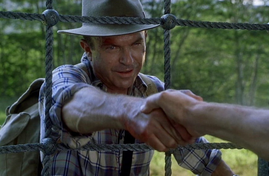 Un visage gravé dans l’histoire du cinéma : les fans pleurent la disparition à 78 ans de Sam Neill (Jurassic Park, Peaky Blinders…)