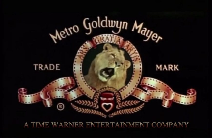 Pour la première fois de l'histoire, le lion de la Metro-Goldwyn-Mayer est resté silencieux afin de ne pas gâcher l'ambiance de ce film