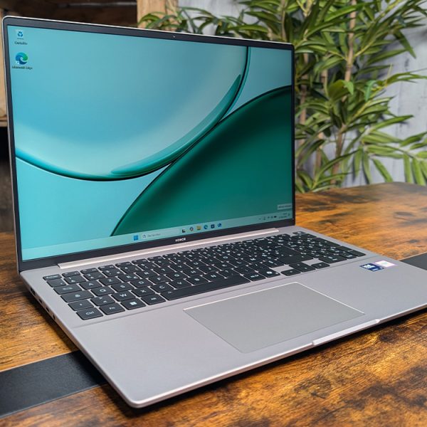Test Honor MagicBook 16 de 2026 : le PC portable à 1000 euros vaut-il le coup ? (spoiler : on hésite !)
