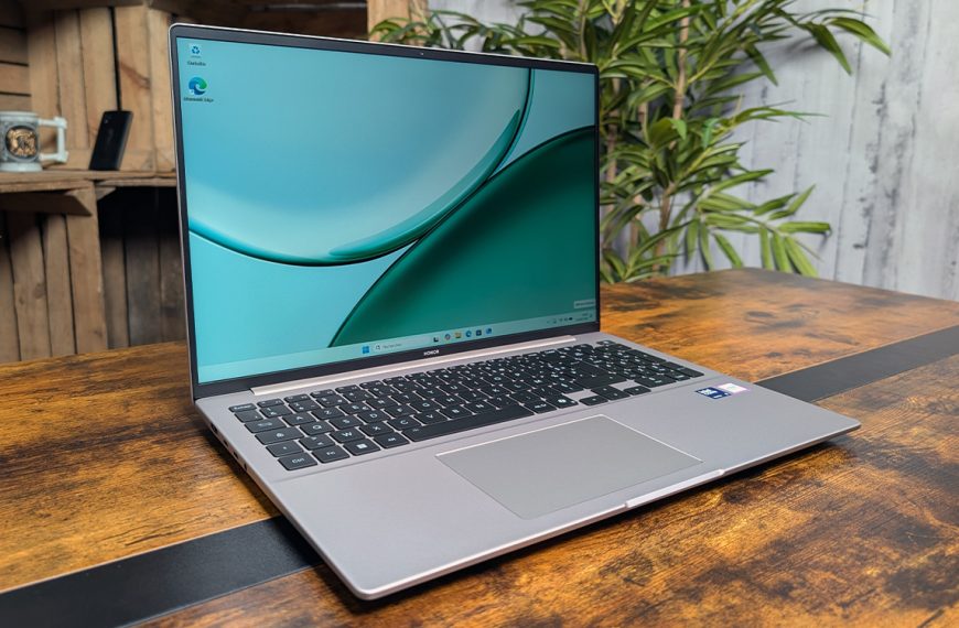 Test Honor MagicBook 16 de 2026 : le PC portable à 1000 euros vaut-il le coup ? (spoiler : on hésite !)