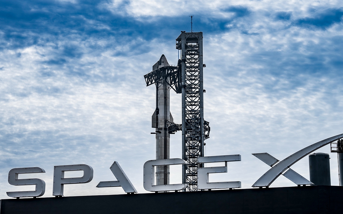 Non, SpaceX ne va pas lancer son propre smartphone, Elon Musk dément