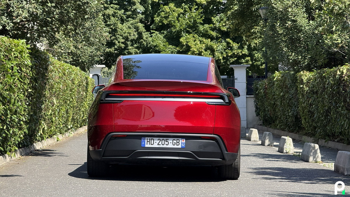 La conductrice d’une Tesla a pu s’endormir à 100 km/h grâce à une simple paire de lunettes