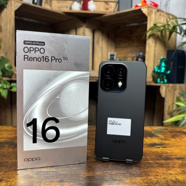 Test Oppo Reno16 Pro : une évolution séduisante, ternie par de vieux défauts qui (lui) coûtent cher