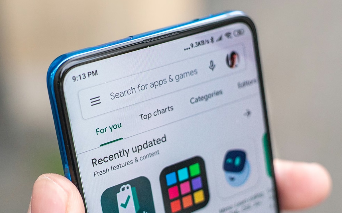 Android : installer une application hors Google Play Store va devenir une corvée, sauf pour ces smartphones